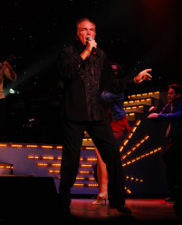 hot august nights neil diamond tribute show starring barrie cunningham gold coast casino las vegas nv