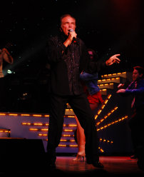 neil diamond tribute artist barrie cunningham with legends in concert foxwoods